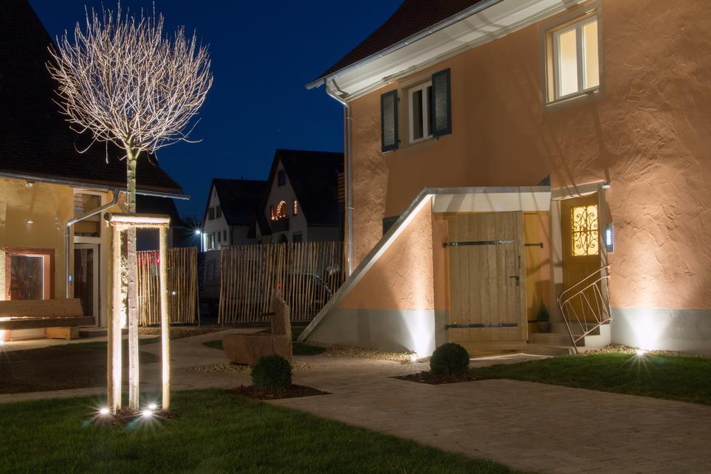 Baumgartners Dreiseithof - Historisch, Modern, Zentral Lägenhet Bad Krozingen Exteriör bild